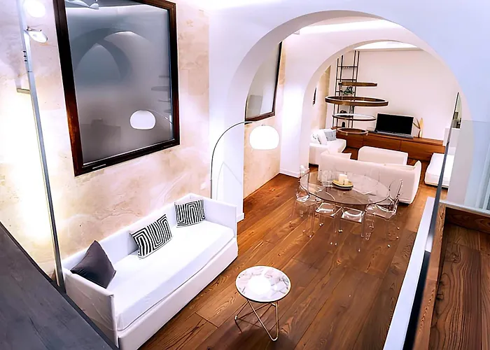 Appartamento Old Town Prestige Loft By Flatinrome